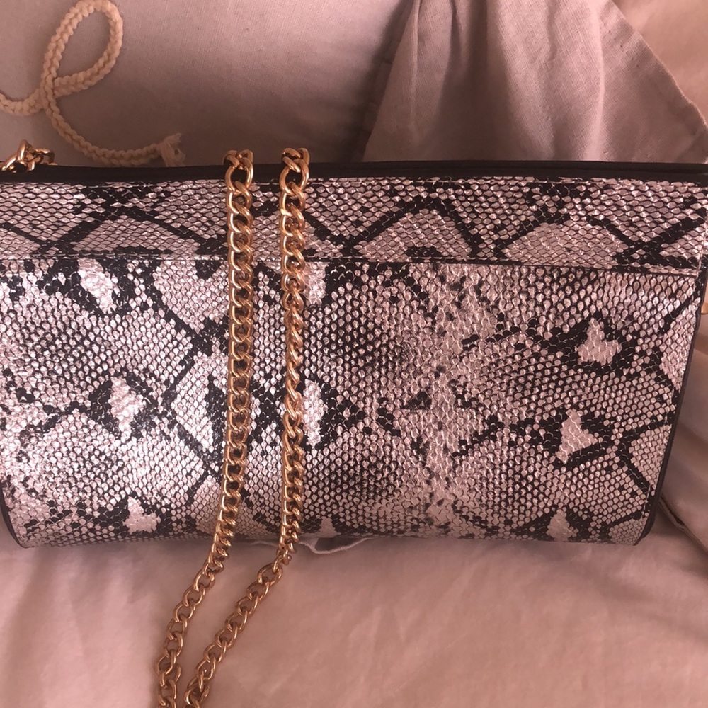 NWOT faux snake skin clutch with detach gold strap - Picture 2 of 10